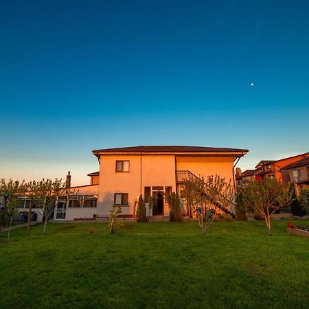 Отель Casa Dumitrescu Нэводари Экстерьер фото